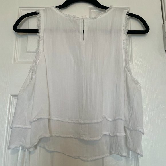 Gilli Cropped Tank - Picture 2 of 3